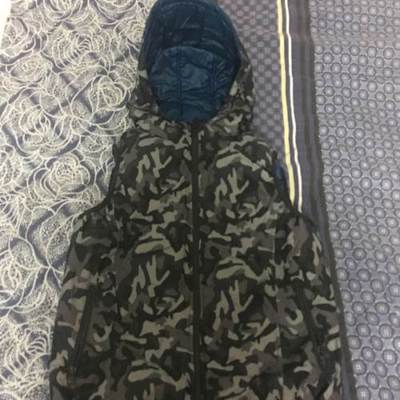 匡威羽絨背心 可雙面穿 九成新包郵可議價-長沙音像制品